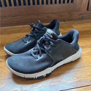 Nike Men's Black and White Athletic Shoes